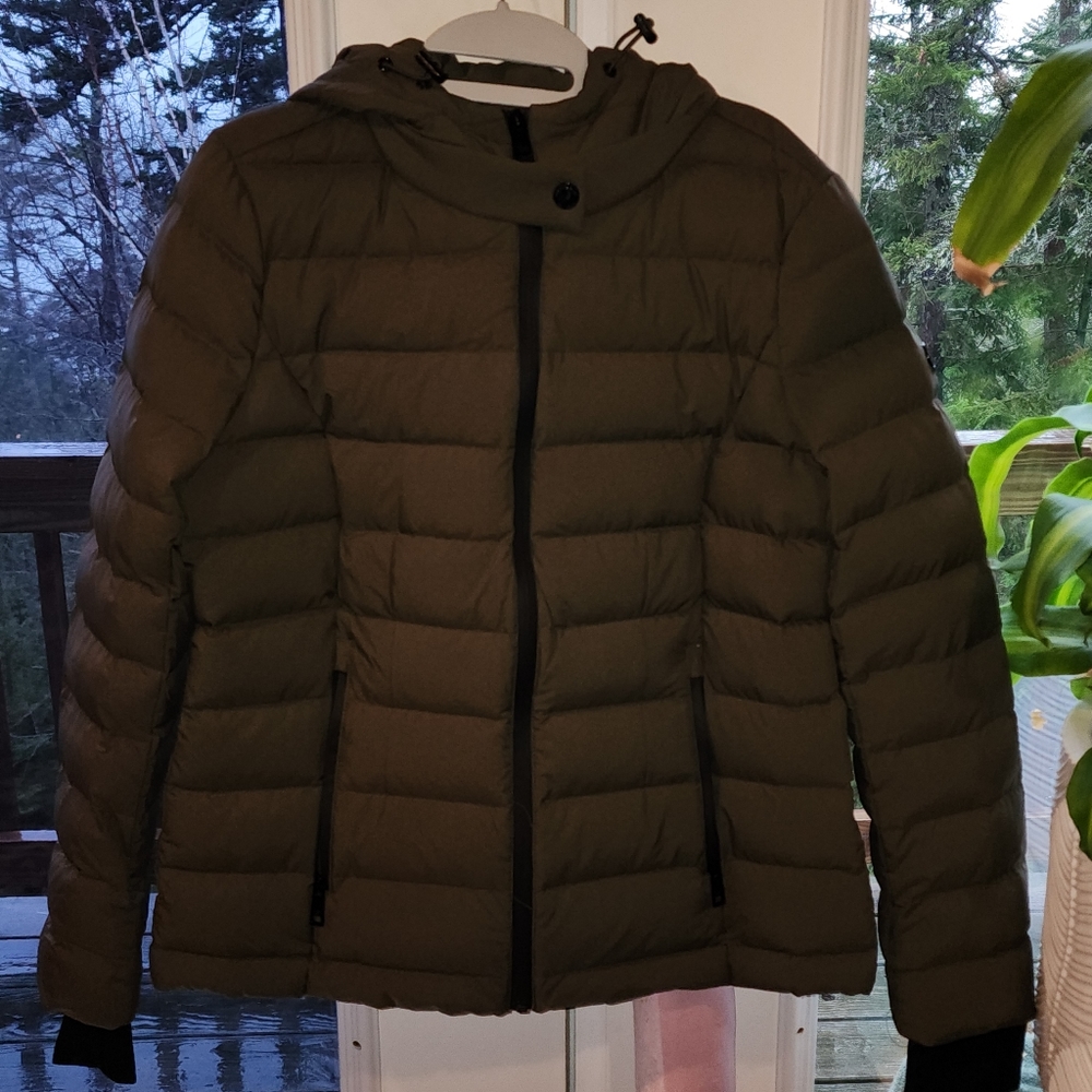 NWOT Michael Kors green hooded down jacket Medium